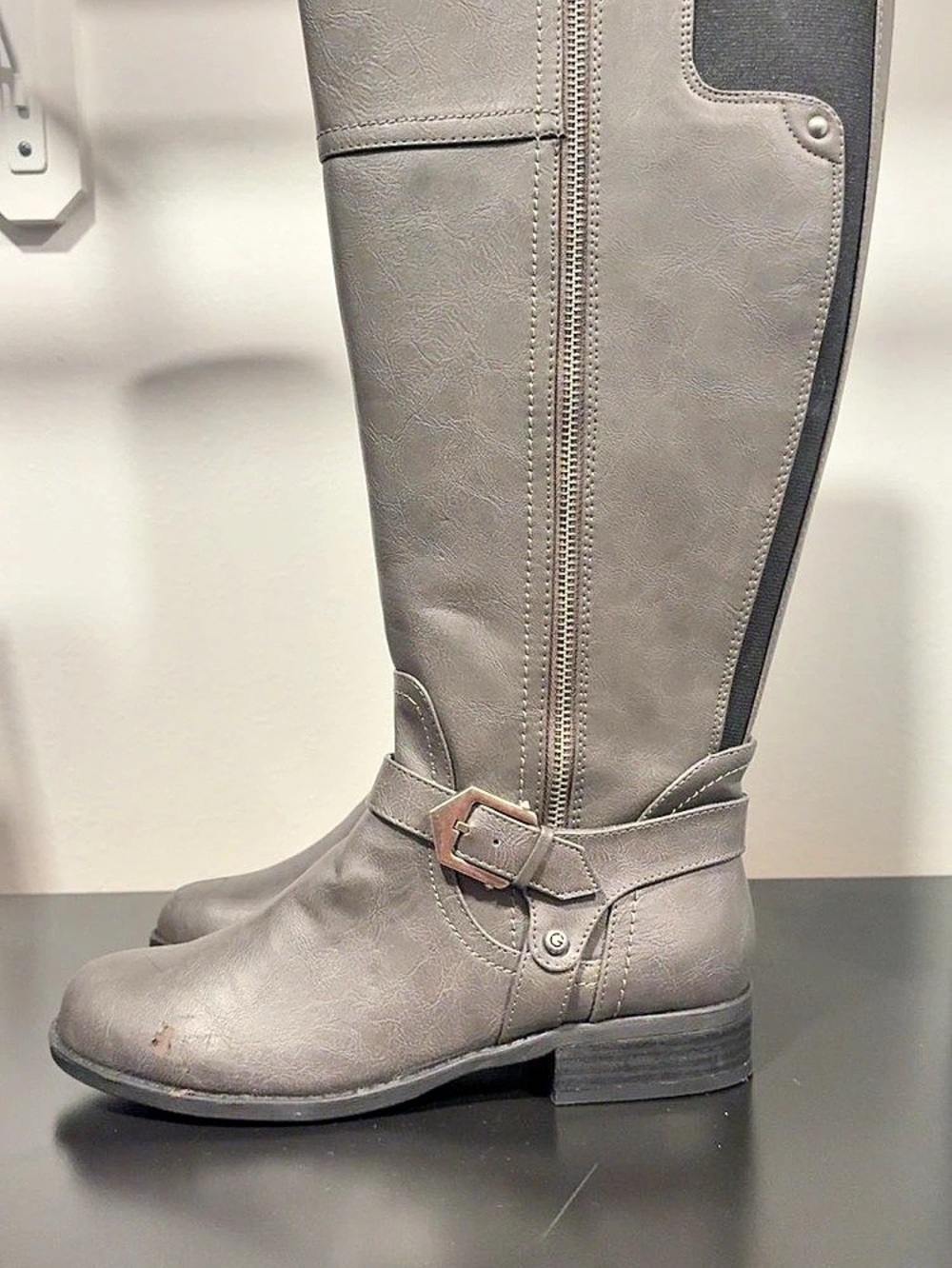 GUESS Ggh aile e-WC Gray Heeled Boots US 9M